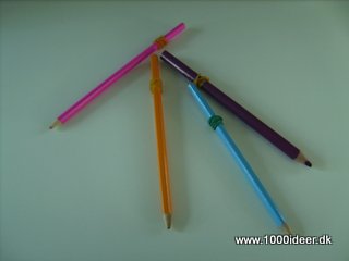 Elastik om blyanterne til de små 
