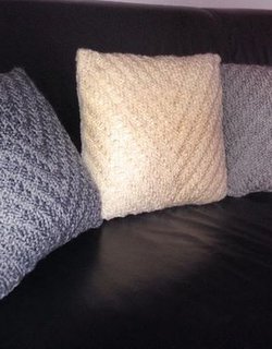 Sofapude a la Pia – strikket